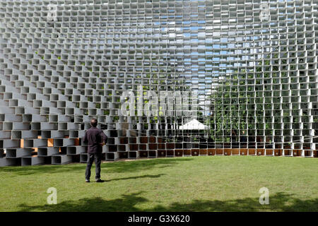 Einen Überblick über die Serpentine Pavillon 2016, eine temporäre Architektur-Installation von Bjarke Ingels Group entwickelt. (GROß) Stockfoto