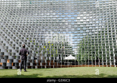 Einen Überblick über die Serpentine Pavillon 2016, eine temporäre Architektur-Installation von Bjarke Ingels Group entwickelt. (GROß) Stockfoto