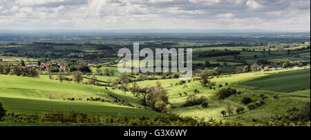 Ein Blick über das Vale of York von der Römerstraße oberhalb Uncleby Dorfes Stockfoto