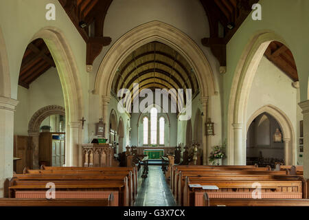 Innenraum der St. Laurence Church in Guestling, East Sussex, England. Stockfoto