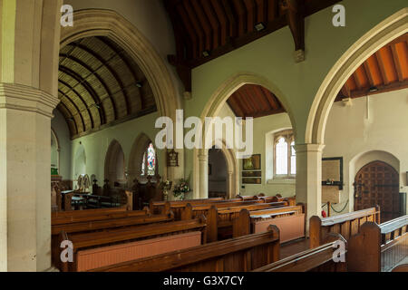 Innenraum der St. Laurence Church in Guestling, East Sussex, England. Stockfoto