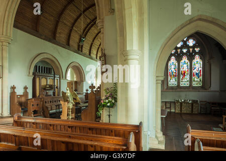 Innenraum der St. Laurence Church in Guestling, East Sussex, England. Stockfoto