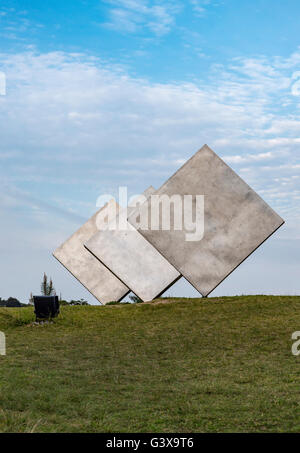 George Rickeys "Drei Quadrate" Kunstinstallation in Naoshima, Japan Stockfoto