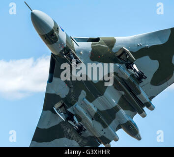 Vulcan XH558 zieht bei der Royal International Air Tattoo 2015 Stockfoto