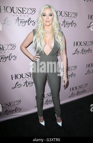 West Hollywood, CA, USA. 14. Juni 2016. 14. Juni 2016 - West Hollywood, Kalifornien - Erika Jayne. Haus von CB Flagship Store starten statt im Haus von CB Store. Bildnachweis: Sammi/AdMedia © Sammi/AdMedia/ZUMA Draht/Alamy Live-Nachrichten Stockfoto