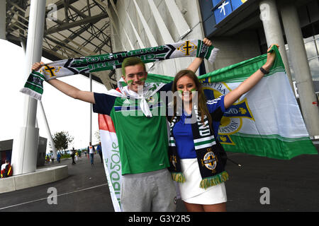 Parc OL, Lyon, Frankreich. 16. Juni 2016. Fußball-Europameisterschaft, Ukraine gegen Nordirland. Irische Fans Credit: Action Plus Sport/Alamy Live News Stockfoto