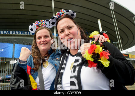 St Denis, Paris, Frankreich. 16. Juni 2016. Fußball-Europameisterschaft, Deutschland gegen Polen. Deutschen Fans Credit: Action Plus Sport/Alamy Live News Stockfoto