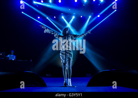 Barcelona, Katalonien, Spanien. 16. Juni 2016. US-amerikanischer Sänger und Songwriter KELELA MIZANEKRISTOS aka "KELELA" tritt am Tag Eröffnung des SONAR 2016 Barcelona Credit: Matthias Oesterle/ZUMA Draht/Alamy Live News Stockfoto