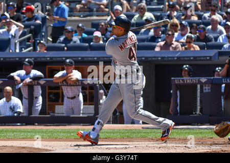 Bronx, New York, USA. 12. Juni 2016. Victor Martinez (Tigers), 12. Juni 2016 - MLB: Victor Martinez von den Detroit Tigers in der Major League Baseball Game gegen die New York Yankees im Yankee Stadium in der Bronx, New York, Vereinigte Staaten von Amerika. © Hiroaki Yamaguchi/AFLO/Alamy Live-Nachrichten Stockfoto