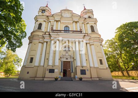 Fassade der Kirche St. Peter und St. Paul, Vilnius Stockfoto