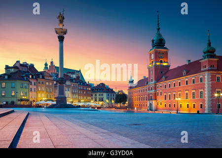 Warschau. Bild der alten Stadt Warschau während des Sonnenuntergangs. Stockfoto