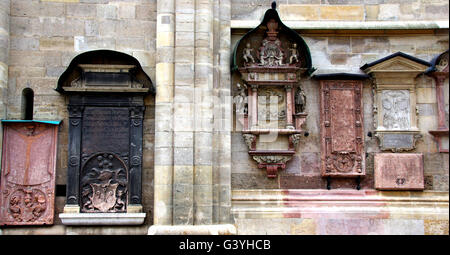 Base Relief auf Wand von St Stephan Cathedral, Vienna Stockfoto