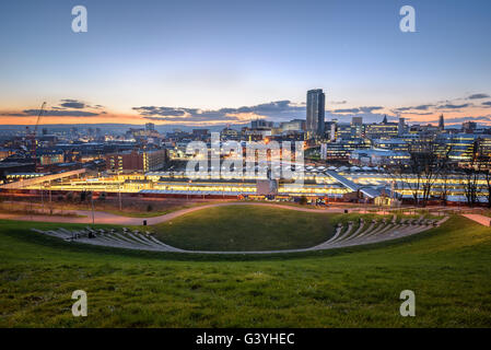 UK, South Yorkshire, Sheffield, City-Center in der Nacht von Garbe Valley Park Stockfoto