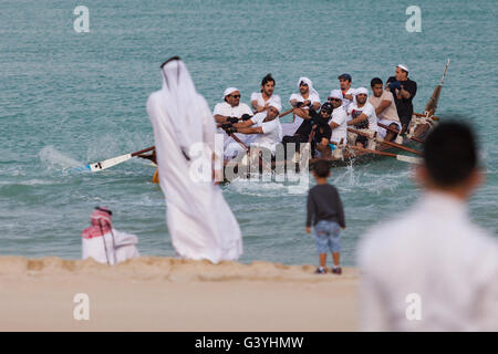 Wettbewerb im Senyar, Katara Cultural Village, Doha Rudern. Stockfoto