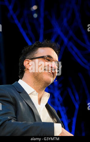 Professor Noel Fitzpatrick, Neuro-orthopädischen Tierarzt irischen Weltklasse-Spezialist. Fernseh-Persönlichkeit, anlässlich der Hay Festival Samstag, 28. Mai 2016 Stockfoto