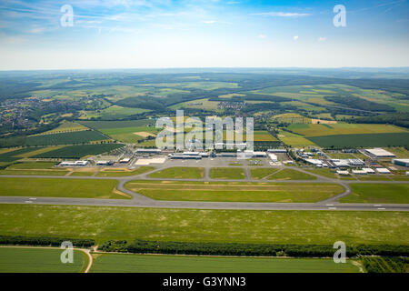 Luftaufnahme, Paderborn-Lippstadt Airport Flughafen im Bezirk Paderborn, EDLP, Terminal, Startbahn, Landebahn, Stockfoto