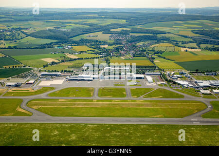 Luftaufnahme, Paderborn-Lippstadt Airport Flughafen im Bezirk Paderborn, EDLP, Terminal, Startbahn, Landebahn, Stockfoto