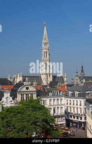 Blick auf die Stadt zu Agora Platz und Hôtel de Ville Spire Brüssel Belgien Stockfoto