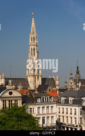 Blick auf die Stadt zu Agora Platz und Hôtel de Ville Spire Brüssel Belgien Stockfoto