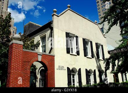 New York City: New York University Deutsches Haus (Deutsches Haus) auf Washington Mews in Greenwich Village Stockfoto