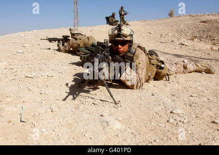 US-Marines bieten Sicherheit während einer Patrouille in Afghanistan. Stockfoto