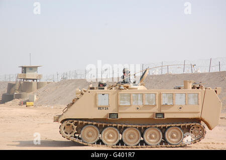 Soldaten patrouillieren in einer m-113 Armored Personnel Carrier. Stockfoto