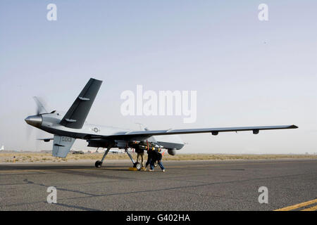 Ein MQ-9 Reaper sitzt auf einer Rampe in Afghanistan. Stockfoto