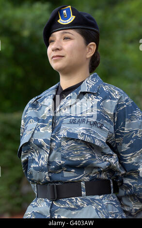 Besondere Sicherheit Offizier der Air Force in der Tiger-Streifen-Tarnung-Uniform. Stockfoto