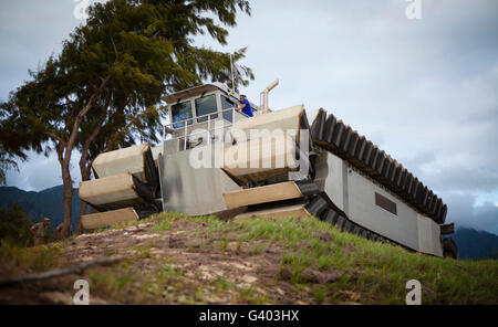 Das ultra Heavy-Lift amphibische Connector Fahrzeug auf unebenem Gelände. Stockfoto