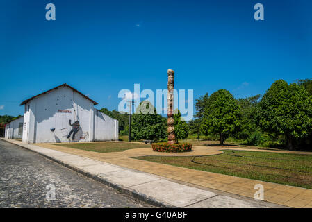 Totem-Umfrage Oficina Ceramica Francisco Brennand, Recife, Pernambuco, Brasilien Stockfoto