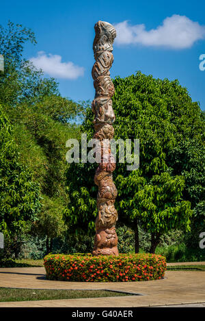 Totem-Umfrage Oficina Ceramica Francisco Brennand, Recife, Pernambuco, Brasilien Stockfoto