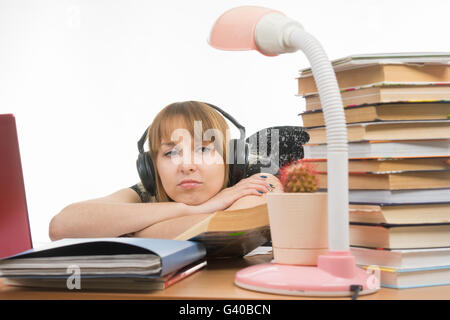 Student müde traurig Blick auf einem Kaktus Stockfoto