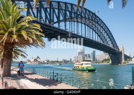 Sydney Harbour Bridge von Milsons Point, Sydney, New South Wales, Australien Stockfoto