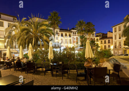 Kleines Quadrat in der Nähe von Bib-Rambla, Stadt von Granada, Andalusien, Spanien, Europa Stockfoto