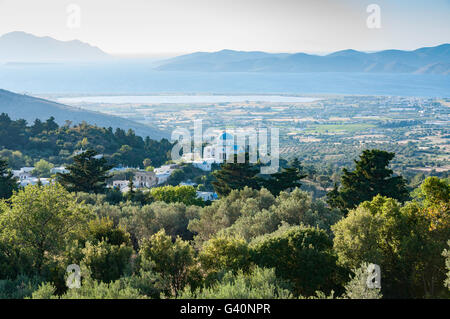 Landschaft mit Stadtblick vom Bergdorf Zia, Kos (Cos), die Dodekanes, Süd Ägäis, Griechenland Stockfoto