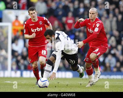 Fußball - FA Cup - Dritte Runde - Tottenham Hotspur / Charlton Athletic - White Hart Lane. Tottenham Hotspur's Sandro (Mitte) in Aktion gegen Matt Fry von Charlton Athletic (links) und Alan McCormack (rechts) Stockfoto