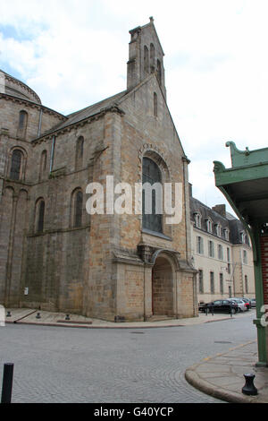 Die Kirche Sainte-Croix in Quimperlé (Frankreich). Stockfoto