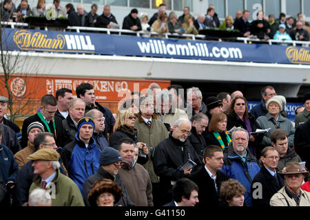 Pferderennen Sie - William Hill Super Samstag - Kempton Park Stockfoto