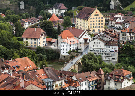 Luftaufnahme von Basse-Ville, historische alte Stadt Freiburg in der Schweiz. Stockfoto