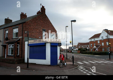 Ein allgemeiner Blick auf den Standort des ehemaligen Heimhauses des Sunderland Football Club, Roker Park. Vom Verein von 1898 bis 1997 verwendet, als der Verein in das aktuelle Stadion des Lichts umzog. Das Gebiet ist jetzt eine Wohnanlage Stockfoto