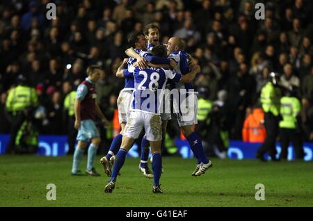(Links-rechts) Barry Ferguson, Roger Johnson, Martin Jiranek und Stephen Carr aus Birmingham feiern nach dem letzten Pfiff Stockfoto
