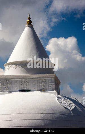 Sri Lanka, Tissamaharama Dagoba, Raja Maha Vihara Tempel, Dagoba Pinnacle detail Bo Blatt Dekoration Stockfoto