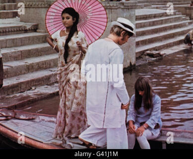 Der Guru, USA/Indien 1969, Regie: James Ivory, Monia: Michael York, Rita Tushingham (Rechts) Stockfoto