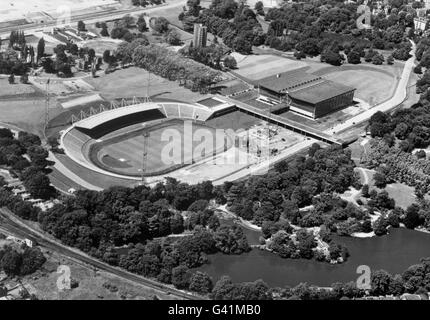 Das neue Crystal Palace National Recreation Centre, das offiziell vom Herzog von Edinburgh eröffnet wurde. Das Stadion bietet Platz für 12,000 Zuschauer. Stockfoto