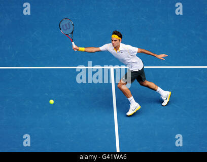 Der Schweizer Roger Federer auf dem Weg zum Sieg über den Schweizer Stanislas Wavrinka Stockfoto