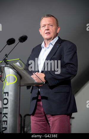 Bornholm, Dänemark. 17. Juni 2016. Der dänische Ministerpräsident Lars Løkke Rasmussen spricht auf "Folkemødet" (Leute treffen) in Dänemark. Folkemødet ist eine große jährliche politische Festival findet auf der Insel Bornholm. Bildnachweis: Jacob Crawfurd/Alamy Live-Nachrichten Stockfoto