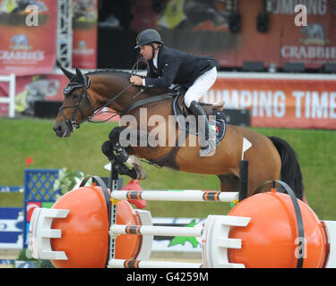 Bolesworth, UK. 17. Juni 2016. Olympische Goldmedaille Duo Nick Skelton auf Big Star im Wettbewerb an diesem Wochenende Bolesworth internationalen Springsport zeigen Credit: Trevor Meeks/Alamy Live News Stockfoto