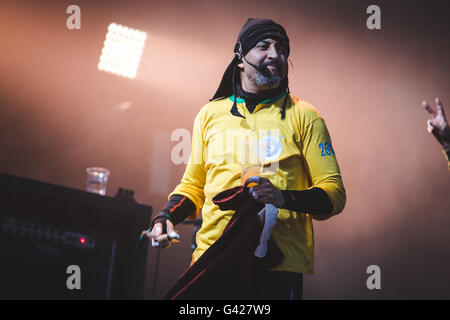 Manchester, UK. 17. Juni 2016. Die Stone Roses (Ian Brown, John Squire, Mani und Reni) führen im Etihad Stadium in Manchester auf ihre 2016 Residency am Veranstaltungsort Credit: Myles Wright/ZUMA Draht/Alamy Live News Stockfoto