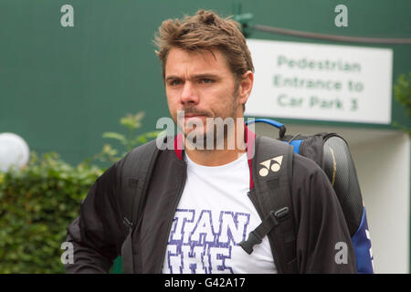 Wimbledon London, UK. 18. Juni 2016. Ehemaligen australischen und Französisch Open Champion Stan Wawrinka kommt bei den All England Club für die Praxis vor das Wimbledon Tennisturnier Credit: Amer Ghazzal/Alamy Live-Nachrichten Stockfoto