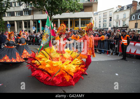 Rennstrecke in Le Mans, Le Mans, Frankreich. 17. Juni 2016. Le Mans 24 Stunden Fahrer Parade. Lokale Unterhaltung. Bildnachweis: Aktion Plus Sport/Alamy Live-Nachrichten Stockfoto